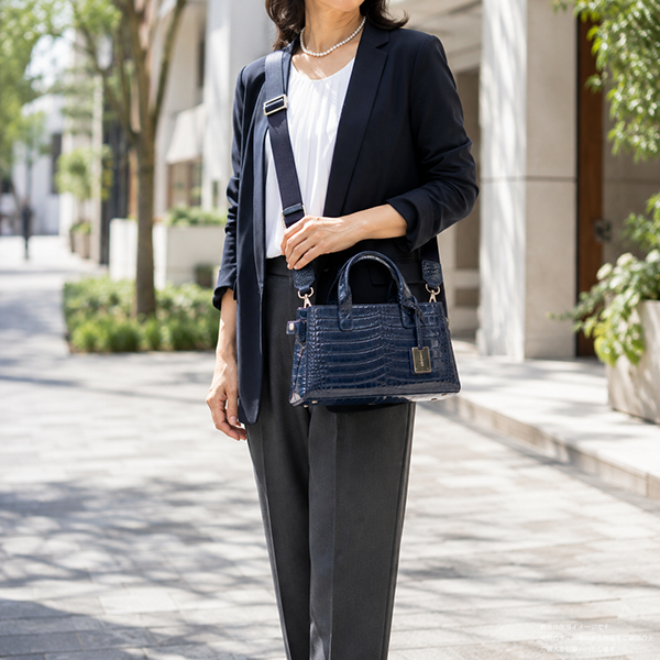9/12販売開始】藍染クロコダイル アオリポシェット 紺藍 | Bag