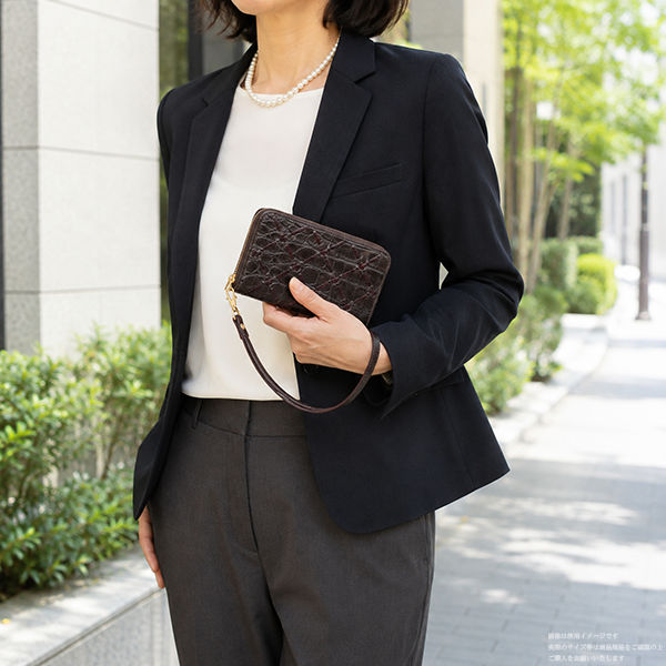 〈美品〉レザージュエルズ クロコダイル ラウンドファスナー 定価18万円 9/26販売開始】クロコダイル ストラップ付クロスラウンドファスナー