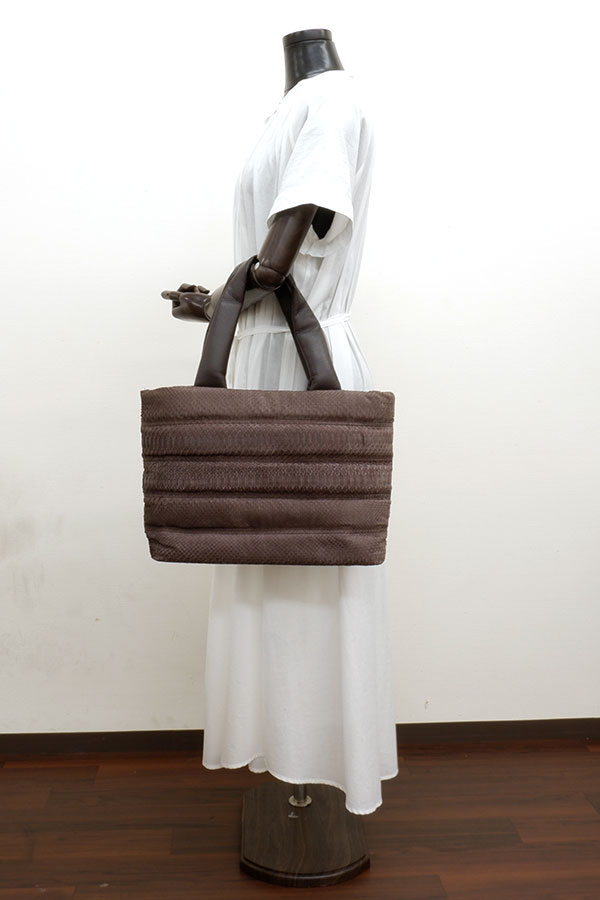 パイソン　バケツ型トートバッグ　ブラウン