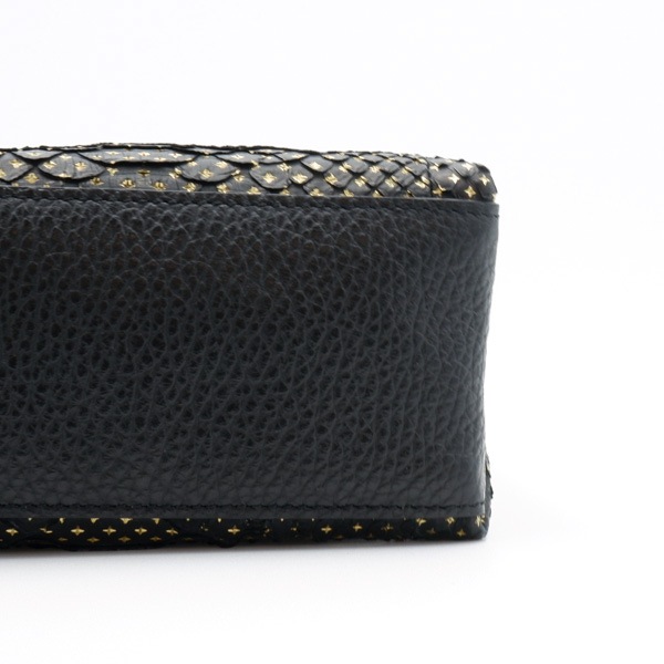 【outlet品】パイソン パンチングマルチポシェット ブラック
