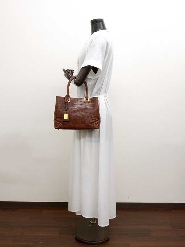 【WWDジャパン掲載商品】クロコダイル 二本手スクエア型ミニハンドバッグ アーモンド