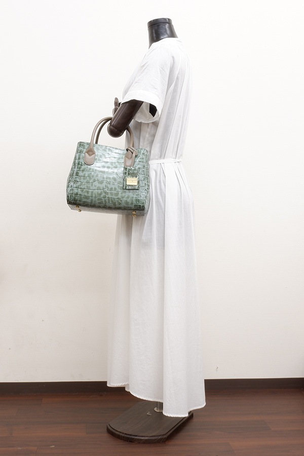 型押し牛革 二本手スクエアハンドバッグ