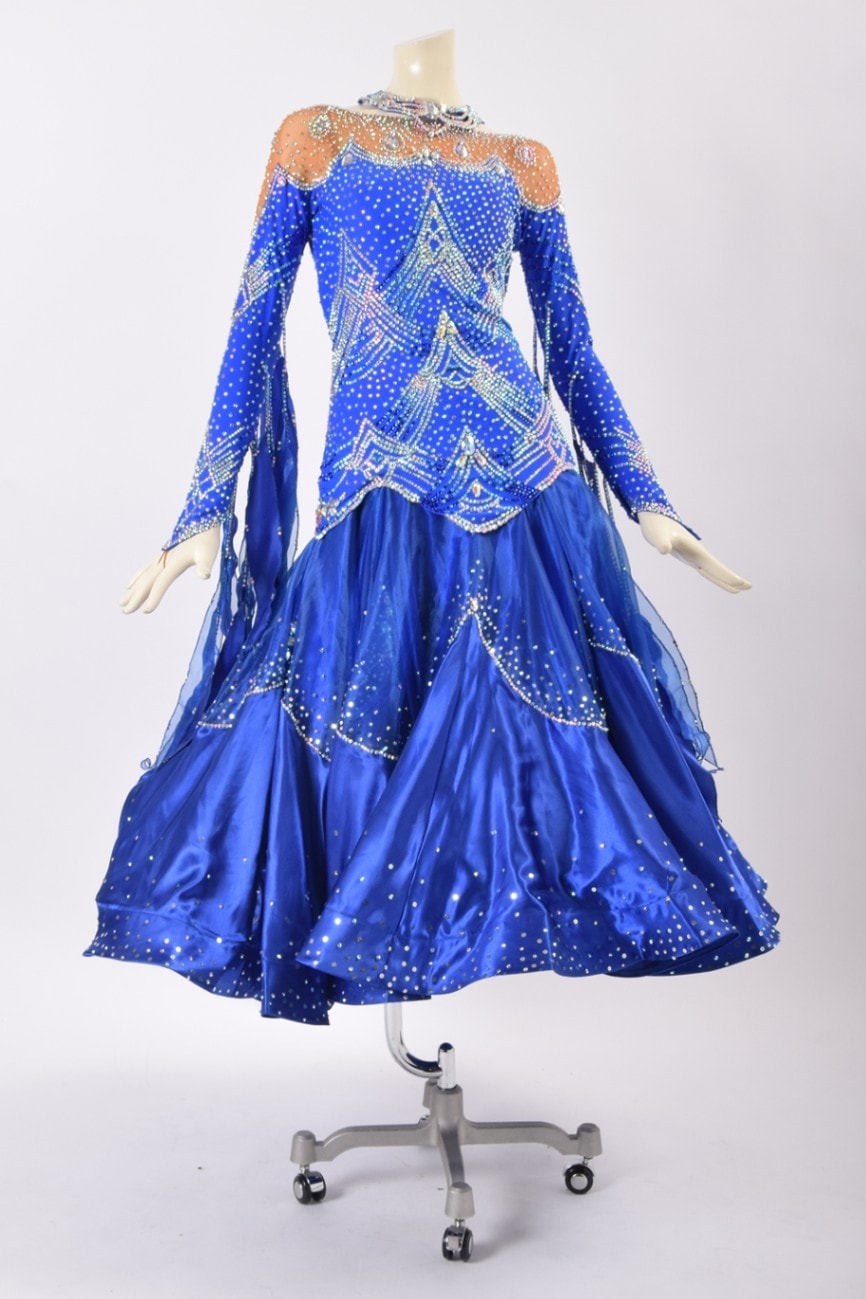 美品　半額以下　社交ダンス　スタンダード　モダン ドレス　競技　デモ　SM〜M 美品 半額以下 社交ダンス スタンダード モダン ドレス 競技
