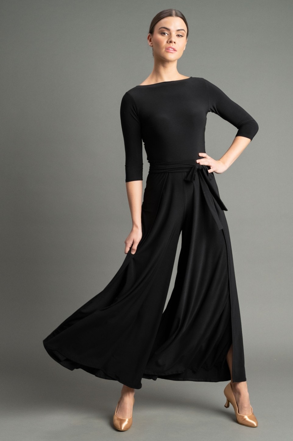 受注発注】 クリスアンクローバー アーニャジャンプスーツ | BRAND