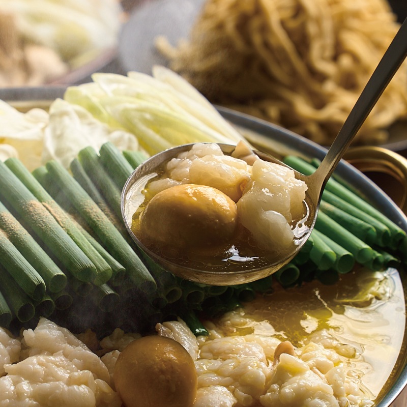【TAKUNABE】新旬屋本店監修「金の鶏塩もつ鍋 」2～3人前セット 特製多加水麺〆ラーメン付き