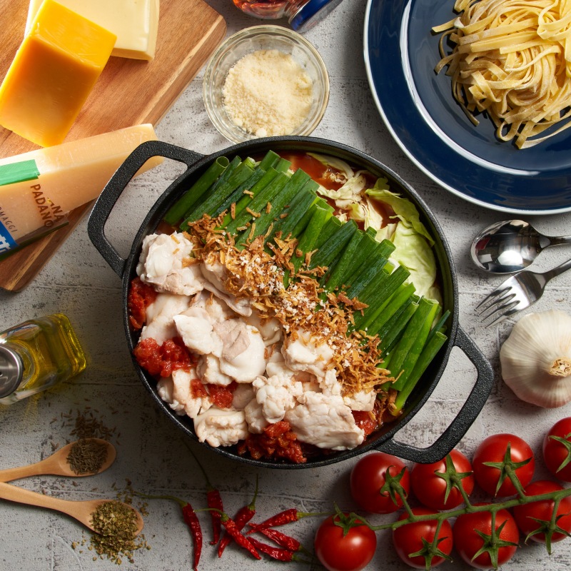 【TAKUNABE】追いチーズで2度旨い 極上生パスタで〆る国産牛もつ鍋 チリトマト味 2~3人前セット 特製〆タリアテッレ付き
