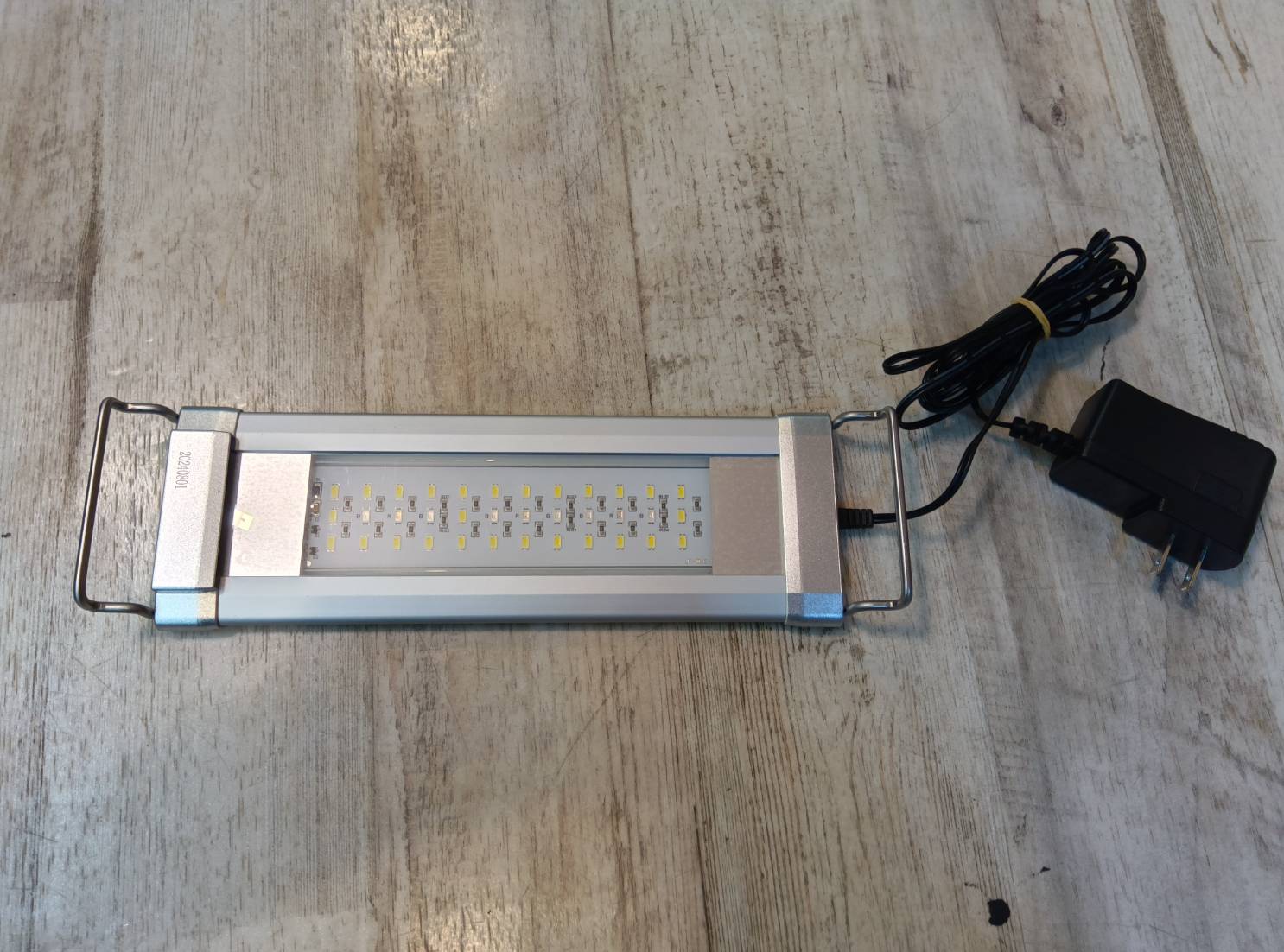 未使用　テトラ　パワーLEDプレミアム30 4本セット テトラ パワーLEDプレミアム30｜観賞魚・水生生物関連商品