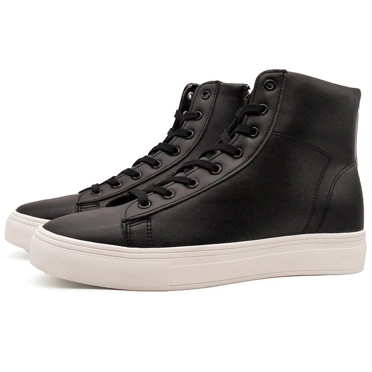 専用出品 未使用品！ 定価約42万円 CLUNYE T1 ブラック 国内正規 未使用品！ 定価約42万円 CLUNYE モンクレール T1 ブラック 国内正規 きー