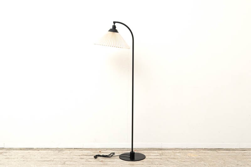北欧家具 通販 LE KLINT フロアランプ