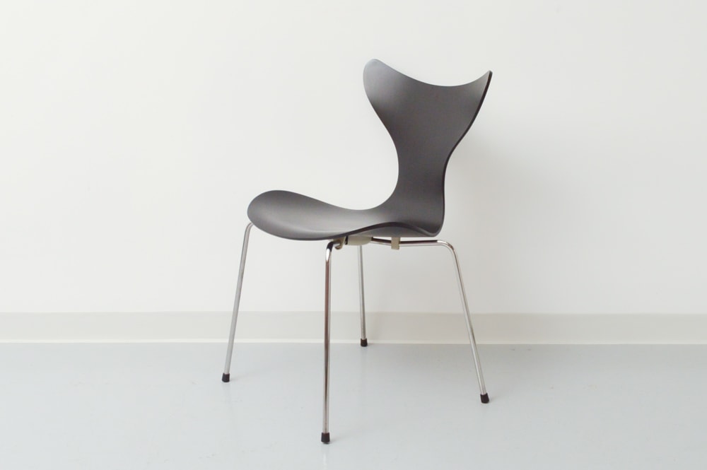 Fritz Hansen リリーチェア（エイトチェア）