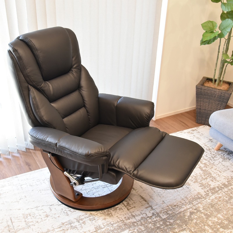 背もたれの沈みが心地よい曲げ木のパーソナルチェア（リラックスチェア