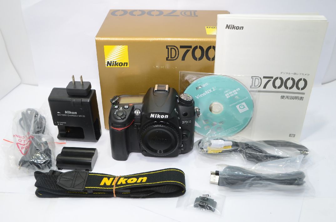 Amazon | Nikon デジタル一眼レフカメラ D7000 スーパーズーム