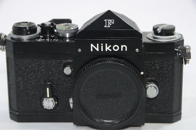 中古 745万台 ] Nikon F アイレベル ブラック ボディー ニコン