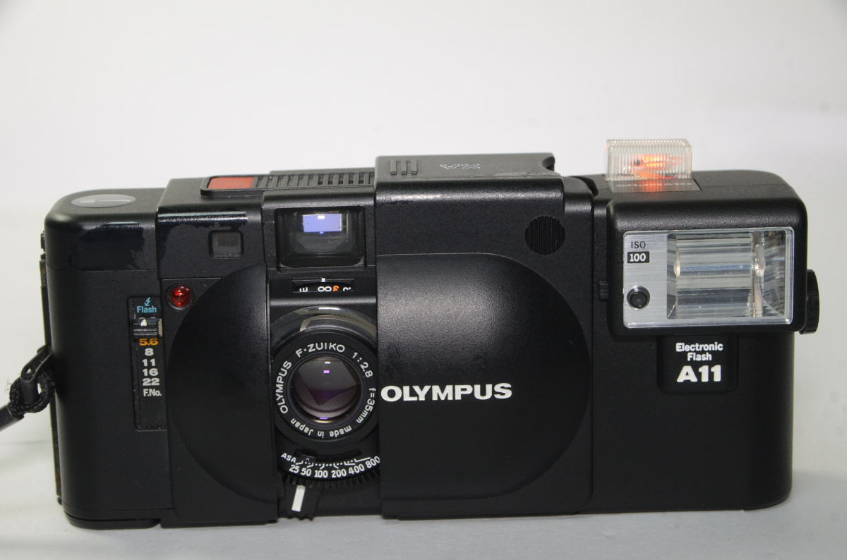 OLYMPUS XA2 コンパクトフィルムカメラ　A11　フラッシュ　ジャンク OLYMPUS】 XA2 フィルムカメラ（分解整備済・フラッシュA11付属
