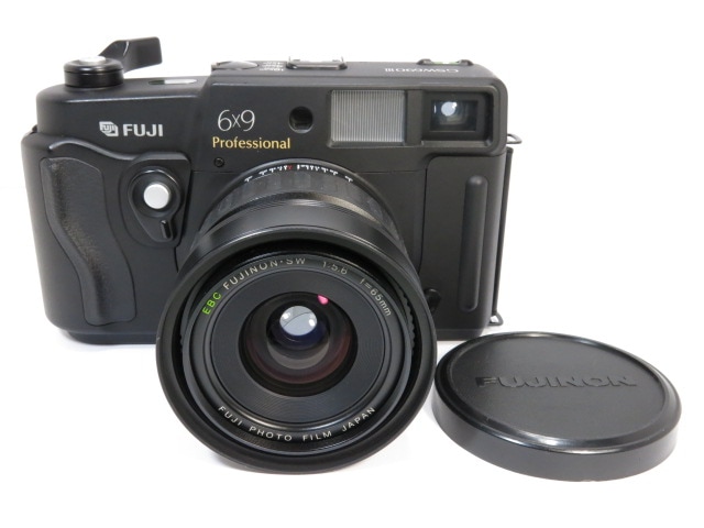 『完動品』FUJI GSW690III 6x9 中判フィルムカメラ　セール中！ FUJIFILM 中判カメラ GSW690III EBC FUJINON ・SW 65mm F5.6 ▽ 4FD80-49