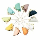 チャームにもなる、ふっくら餃子のがま口財布