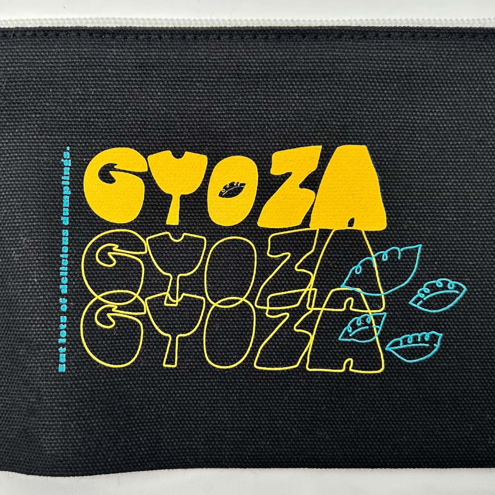 フラットポーチ GYOZA GYOZA GYOZA ブラック | ステーショナリー