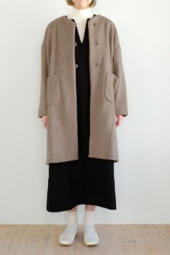 オオカミとフクロウ☆オオカミと春クマのヴィーカ ベージュ