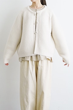 【オオカミとフクロウ】冬ごもりのイーナ ケーブルニット カーディガン オオカミとフクロウ】冬ごもりのイーナ ケーブルニット カーディガン