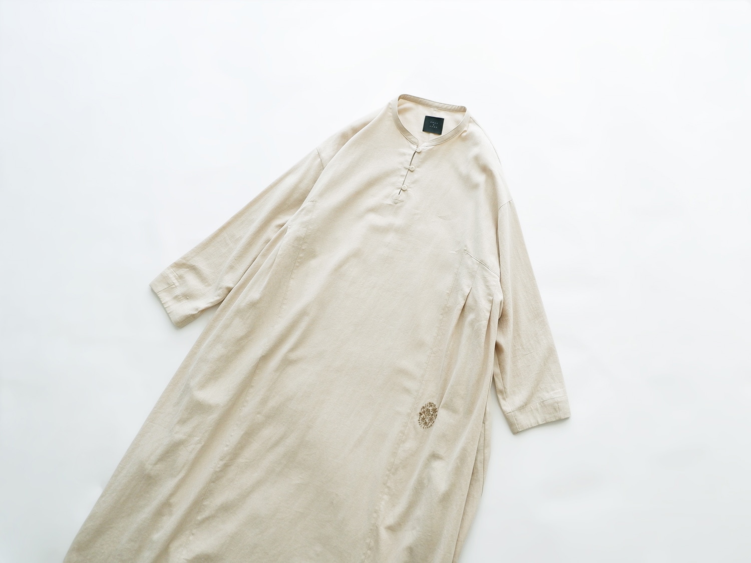 【美品】tandey オオカミとソフィアの流れる星たち ワンピース 美品】tandey オオカミとソフィアの流れる星たち ワンピース