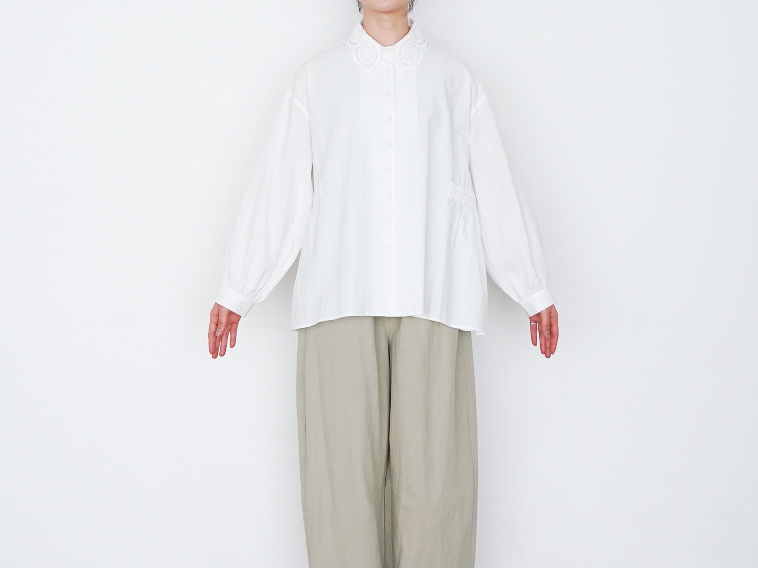 オオカミとフクロウ オオカミと小鳥の囀る木の下で | オオカミと