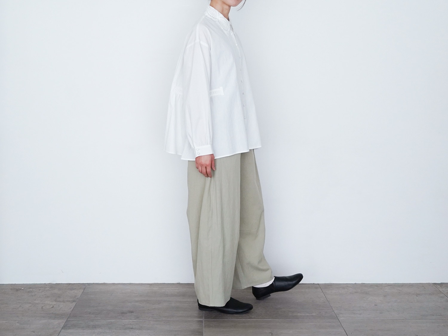 オオカミとフクロウ オオカミと小鳥の囀る木の下で | オオカミと