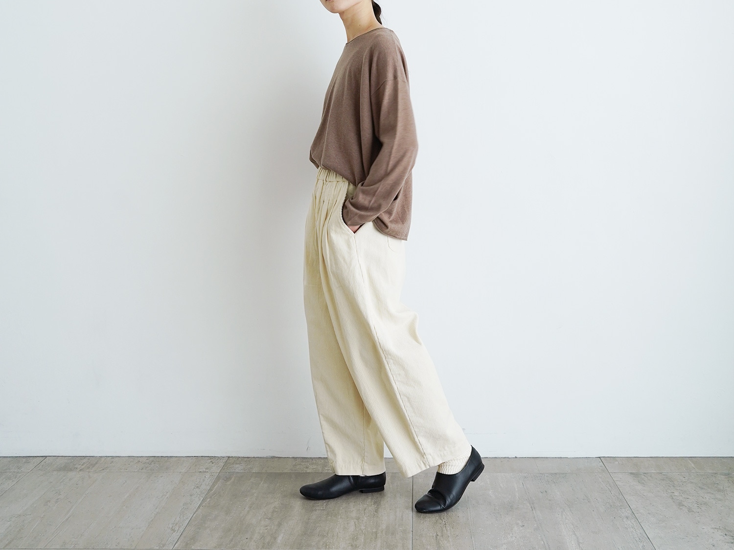 tandey ニューボンボンパンツ 限定カラー 休日と詩 サンドベージュ 休日と詩 ニューボンボンパンツ“コーデュロイ” | 休日と詩