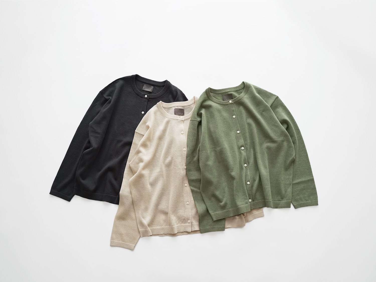 オローネ フィッカスカーディガン | オローネ | TANDEY ONLINE STORE