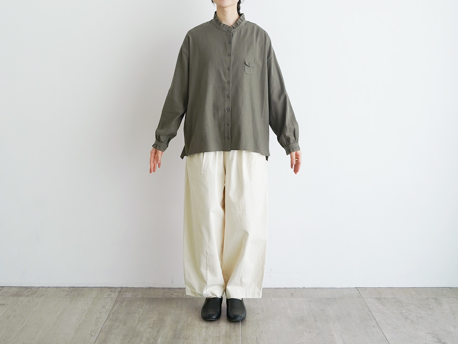 【新品・タグ付】アンプレガント ジェリフィッシュブラウス 休日と詩 ダックワーズブラウス | 休日と詩 | TANDEY ONLINE STORE