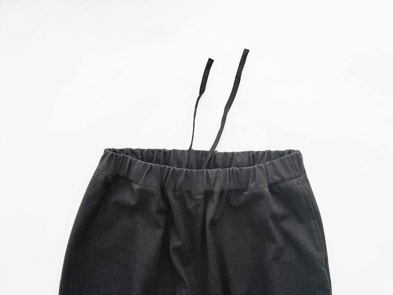 オローネ バルーンロングパンツ