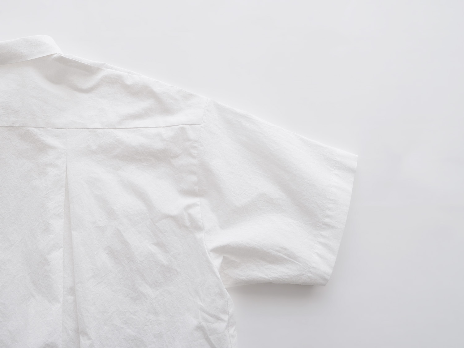 【りんごさま専用】休日と詩　ホリデーガーデンシャツ　5分袖 20%OFF】休日と詩 ホリデーガーデンシャツ“5分袖” | 休日と詩