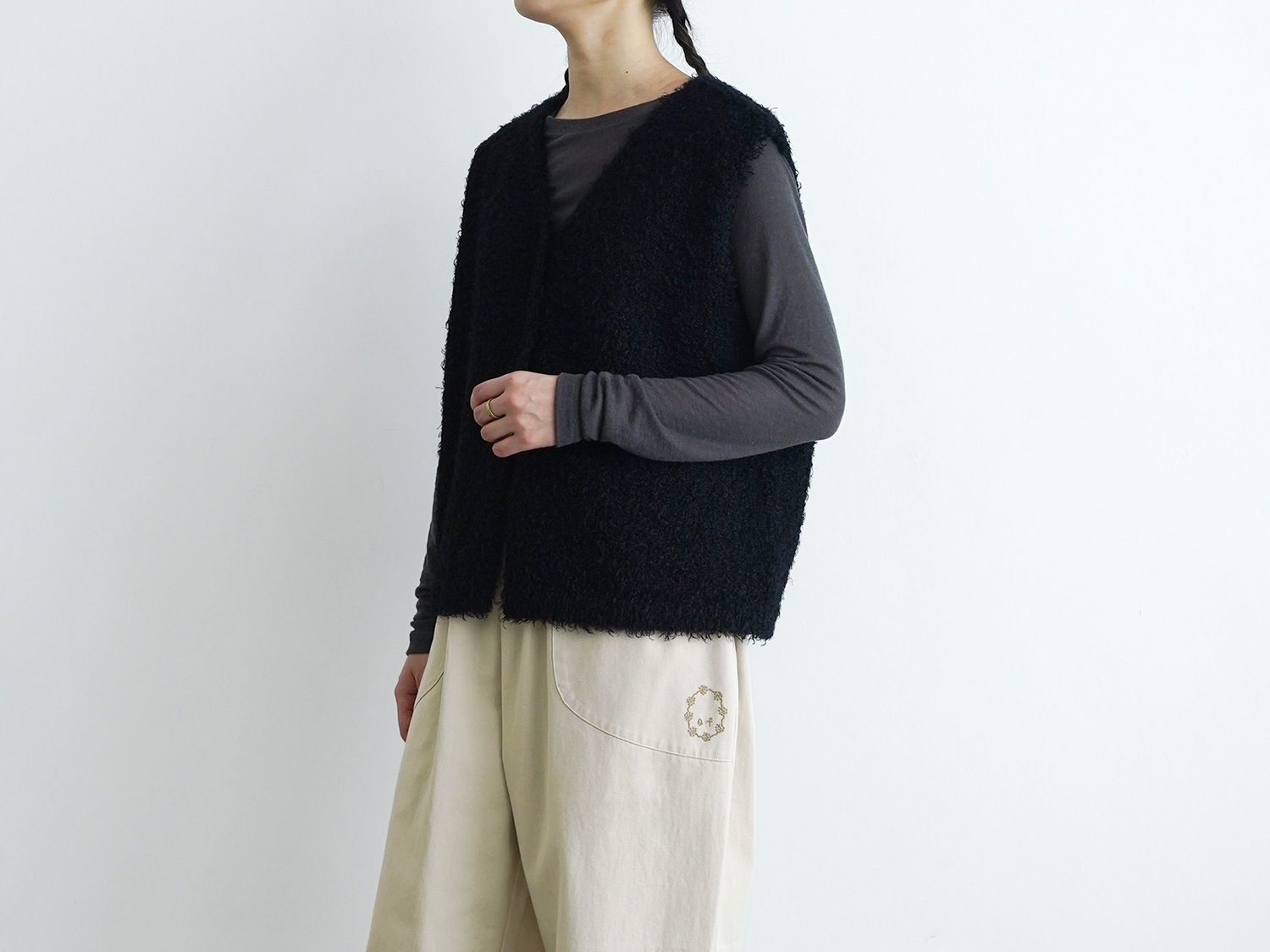 オオカミとフクロウ オオカミと手紙に添えたドライフラワー“とおし