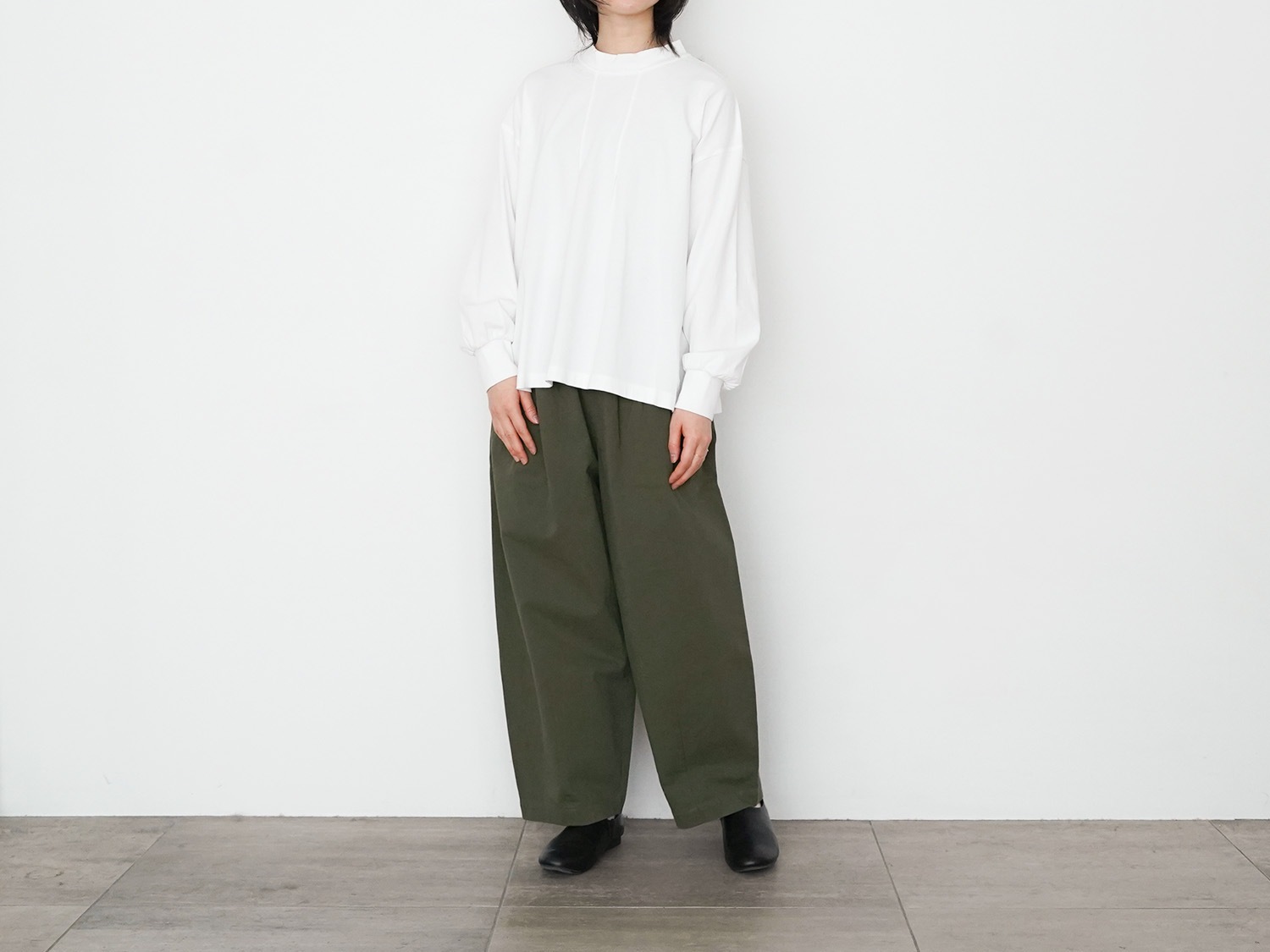 お値下げ！オオカミとフクロウ　オオカミと月キツネのペル　ベスト　ブラック　美品 オオカミとフクロウ ベスト - トップスアウトレット セール 通販