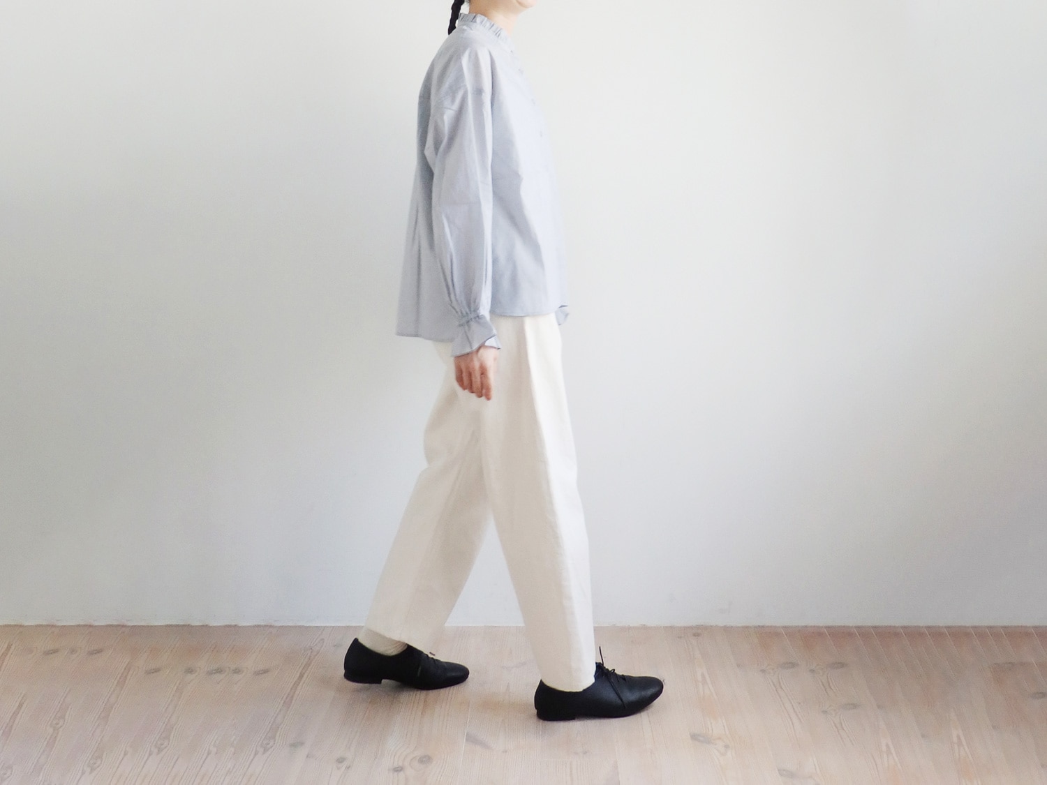 休日と詩　サワークリームシャツ　チャコールグレー