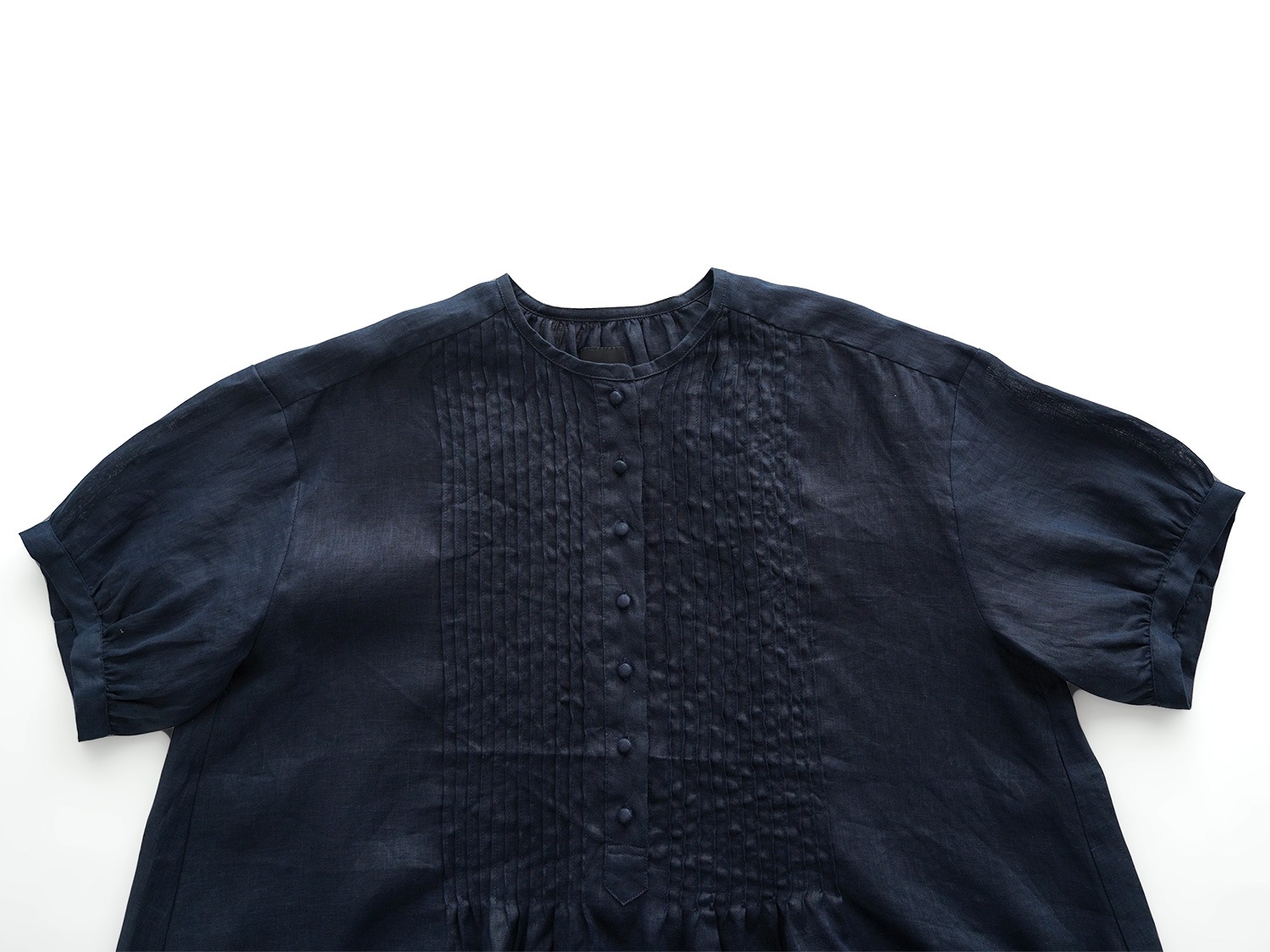 10%OFF】オオカミとフクロウ フクロウと白アジサイと雨もよう