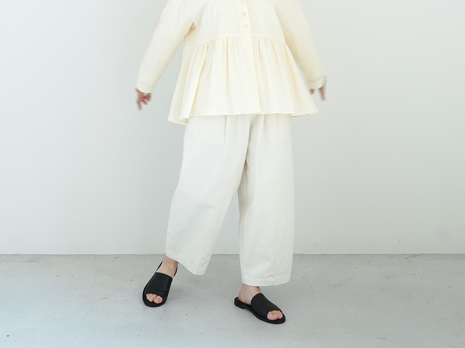 休日と詩 tandey ニューボンボンパンツ コーデュロイ ライトベージュ 休日と詩 ニューボンボンパンツ | 休日と詩 | TANDEY ONLINE STORE