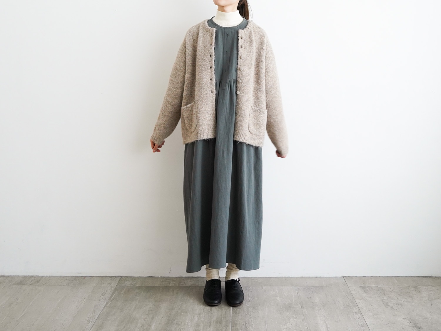 10%OFF】オオカミとフクロウ オオカミと虹の始まりと白綿と“ワンピース