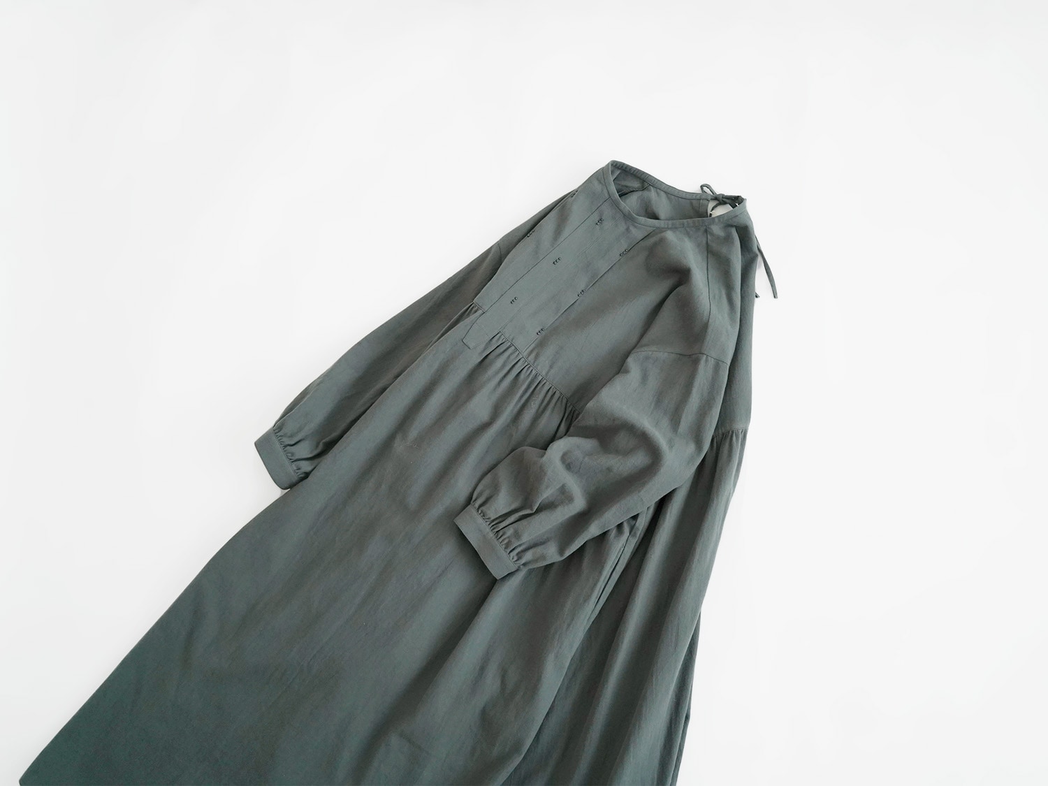 オオカミとフクロウ オオカミと虹の始まりと白綿と“ワンピース