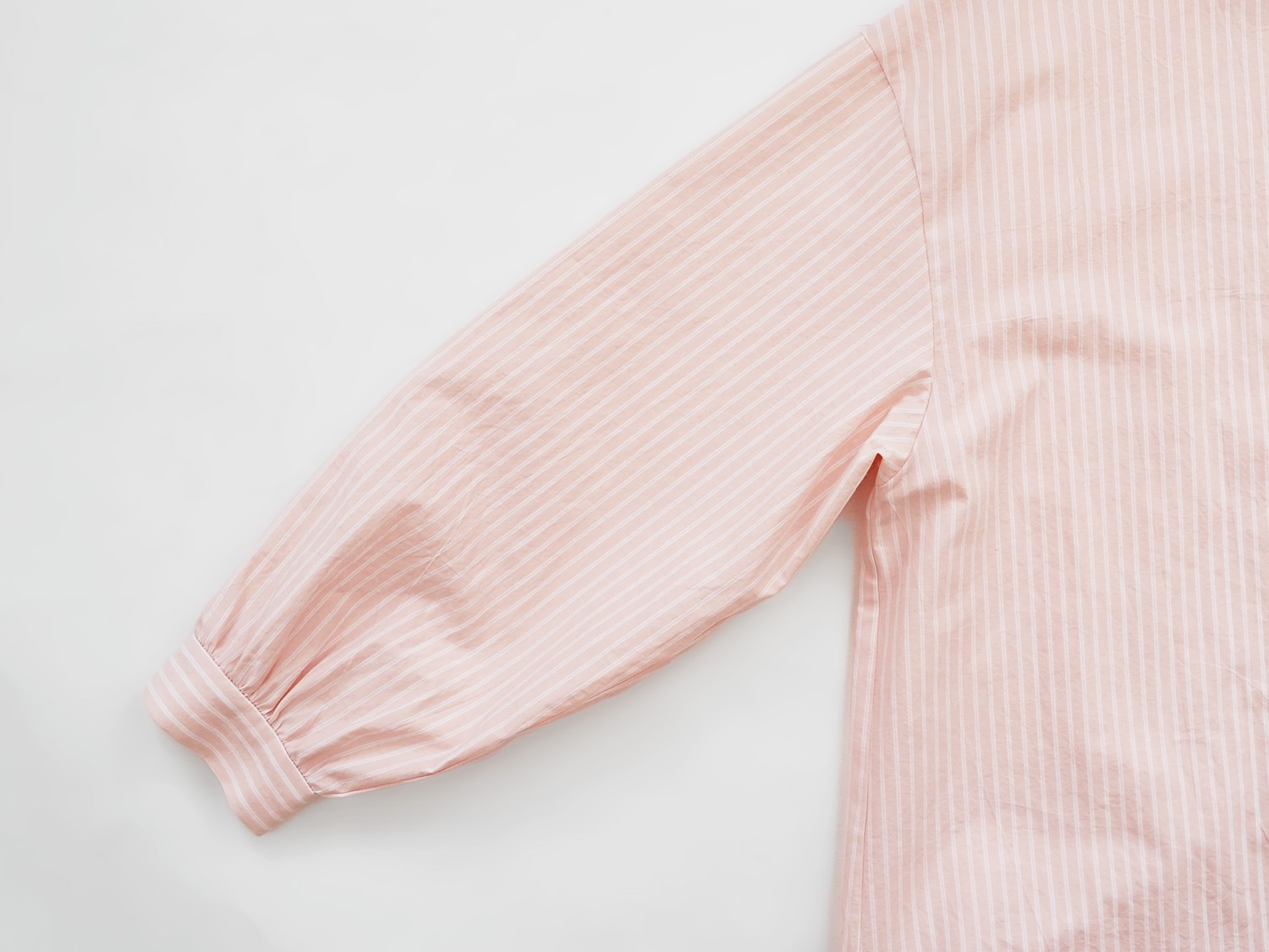 休日と詩　小さなポケットのロングシャツ 休日と詩 小さなポケットのロングシャツ | 休日と詩 | TANDEY ONLINE STORE