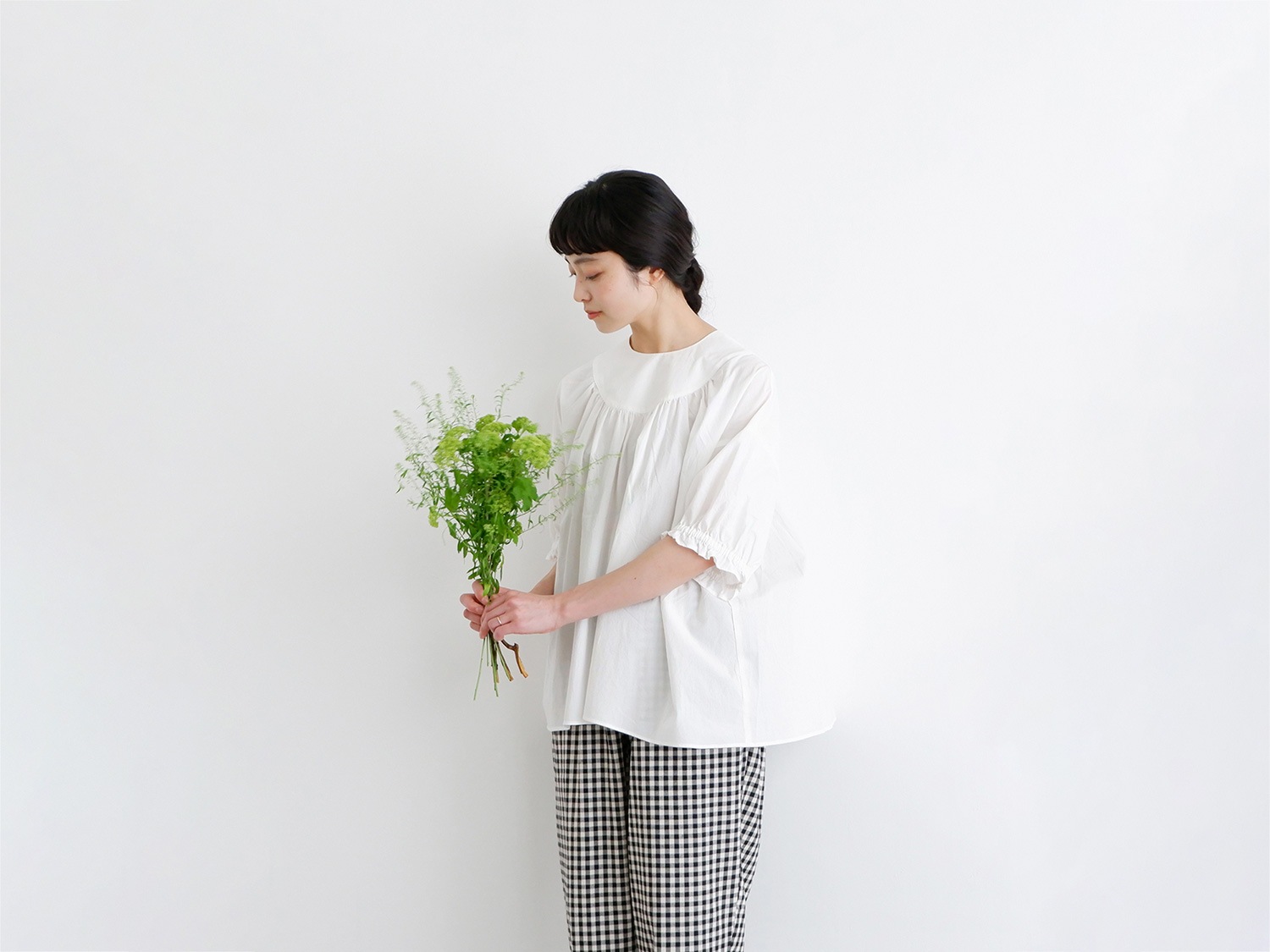 30%OFF】オオカミとフクロウ オオカミと小さな双葉のしずく