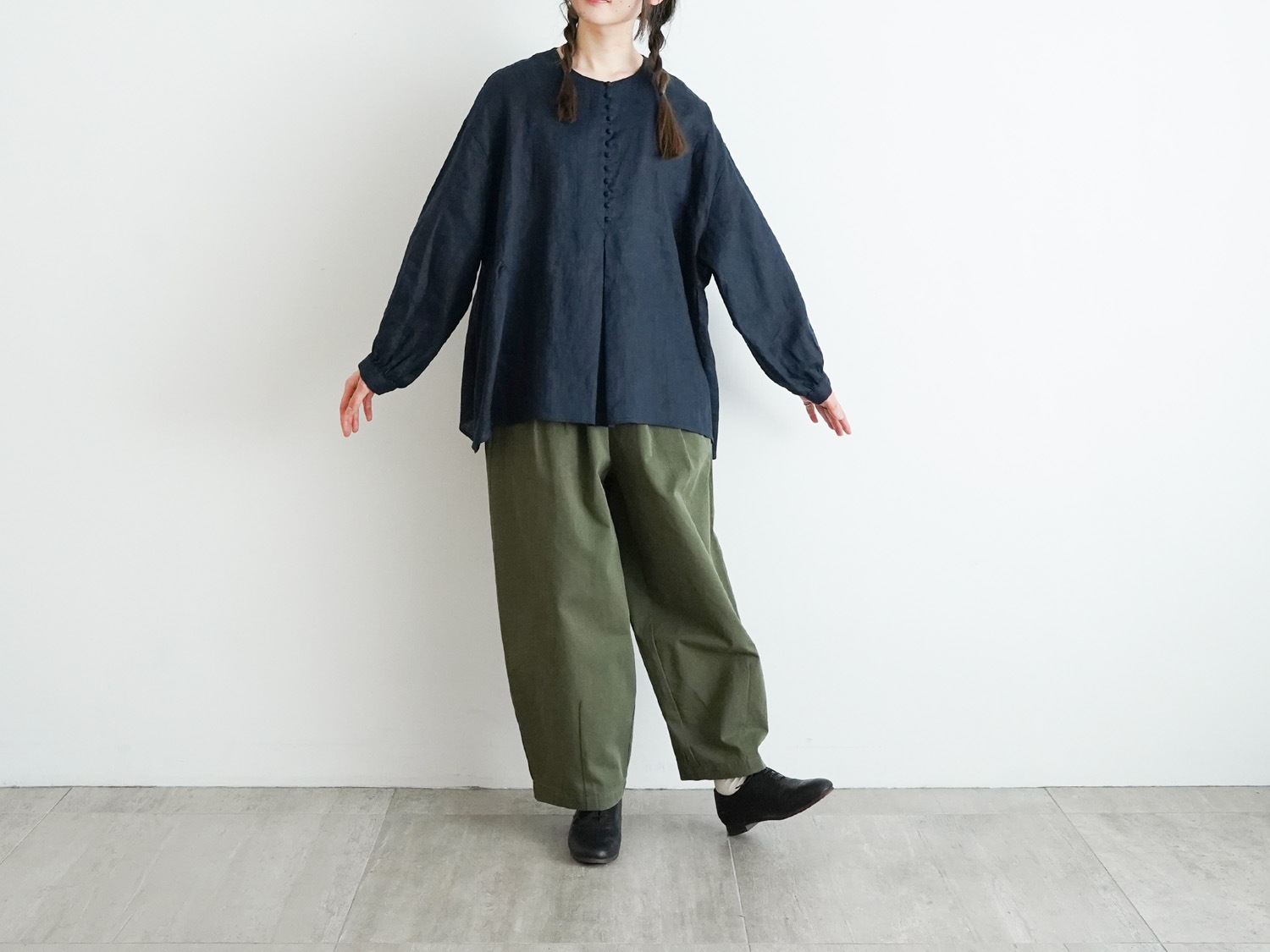 お*ご様 新品 オオカミとフクロウ☆オオカミと窓辺の小さな灯り・長袖☆青ねずみ tandey オオカミとフクロウ オオカミと窓辺の小さな灯り 長袖 新品