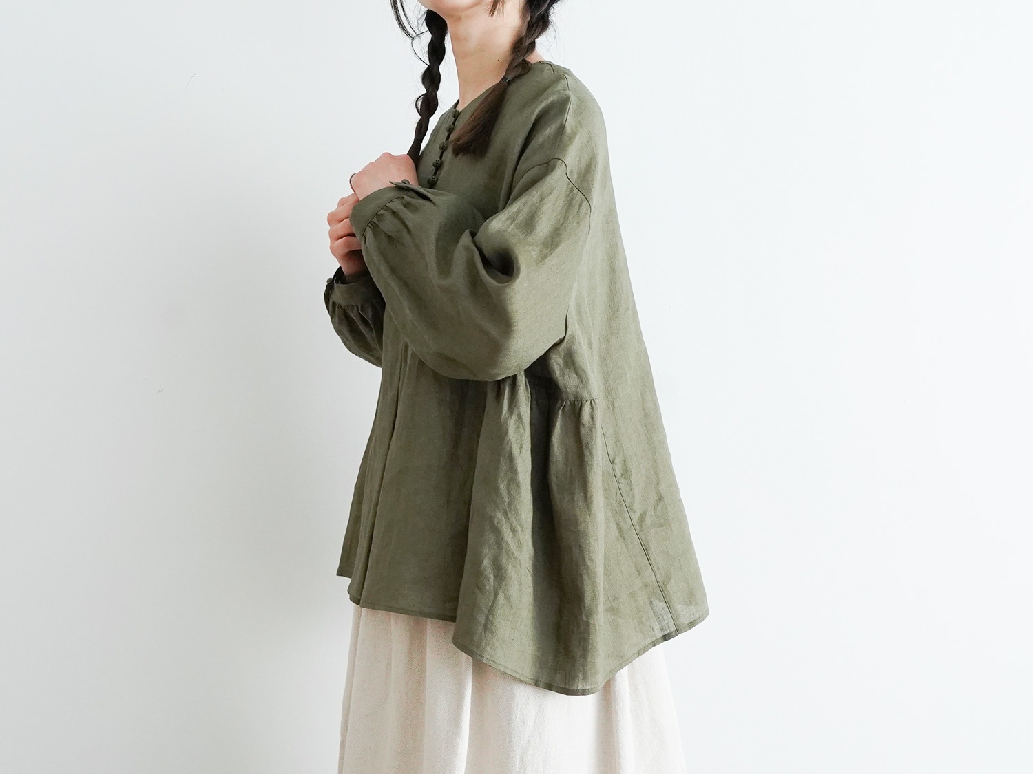 お*ご様 新品 オオカミとフクロウ☆オオカミと窓辺の小さな灯り・長袖☆青ねずみ 新品 オオカミとフクロウ☆オオカミと窓辺の小さな灯り・長袖☆青