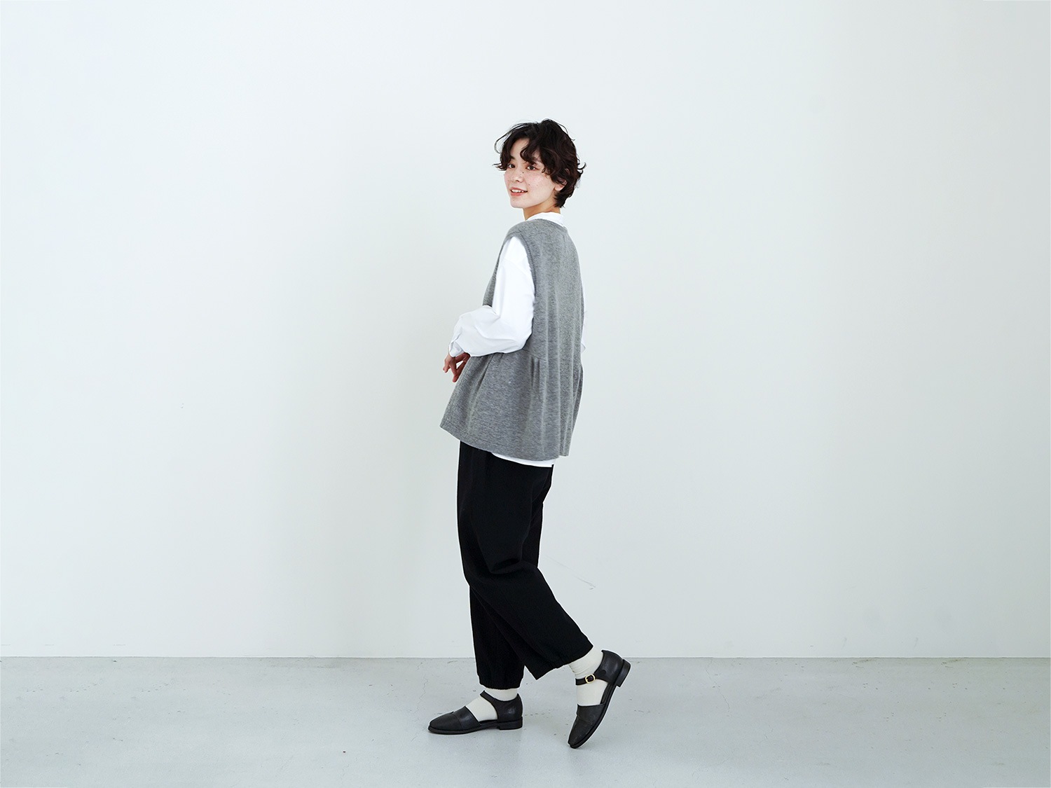 セール　未使用 オオカミとフクロウ 22AW オオカミと星使いのヴェーロ 未使用タグ付 オオカミとフクロウ 22AW オオカミと星使いの