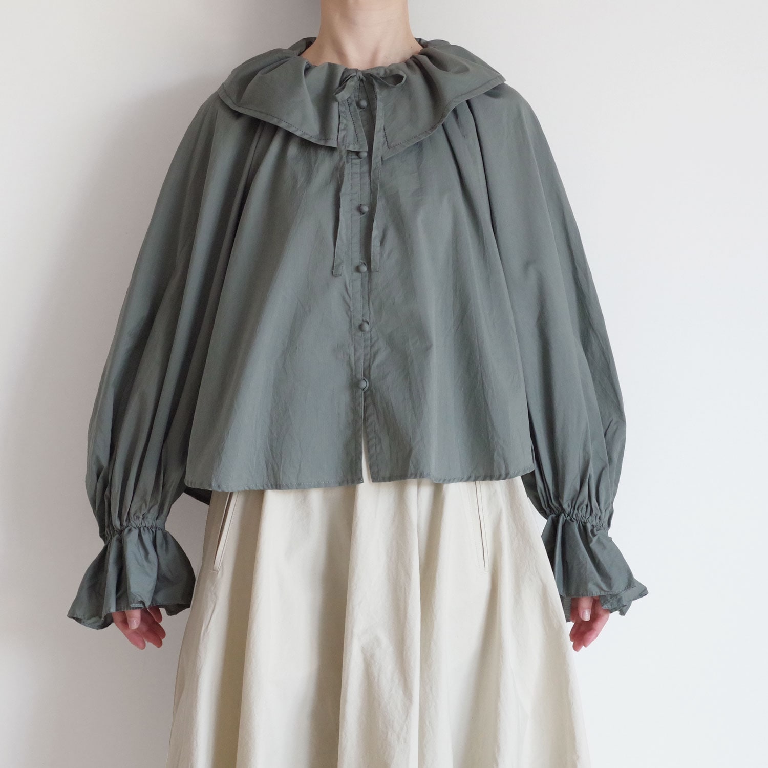 ohga オーガ BIG COLLAR BLOUSE ビッグカラーブラウス 中古・古着通販】OHGA (オオガ) BIG COLLAR BLOUSE(ビッグ