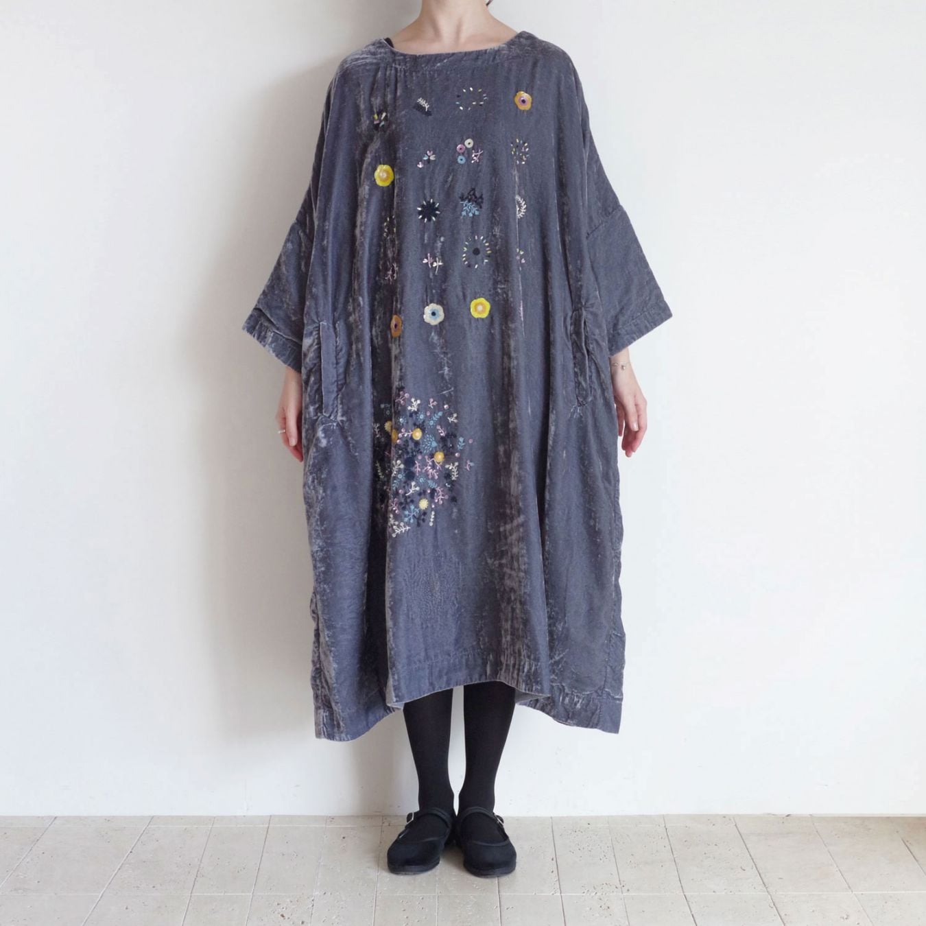 AODRESS アオドレス : NIWA hapi side patched dress 刺繍ベルベットワンピース | AODRESS ...