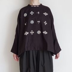 AODRESS アオドレス 古布刺繍ワンピース黒 AODRESSのインド刺繍のドレス① | DOUBLE MAISON