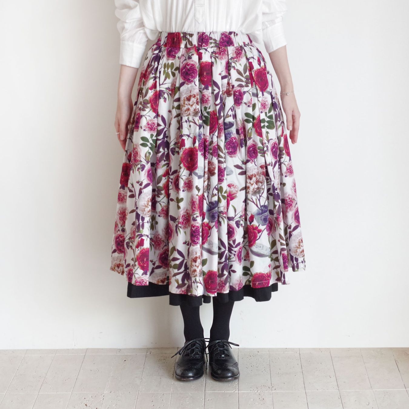 ECOLE DE CURIOSITES エコールドキュリオジテ : SOLANGE (ROSES