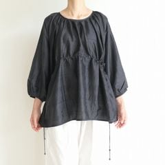 �֥Υ� BUNON  : Back Button Blouse �Хå��ܥ��󥷥륯�֥饦��(BLACK)