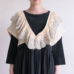 ブノン BUNON:Frill Gilet 刺繍フリルシルクジレ (Black) | BUNON