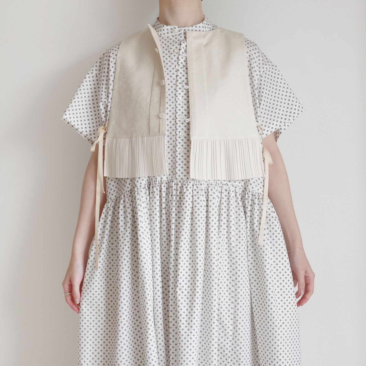 the last flower of the afternoon : �ҤȤĤ֤κ� tucked kraplap vest
